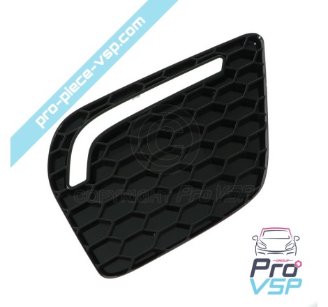 Right grid of front bumper