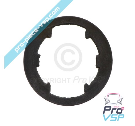 Tank cap surround seal