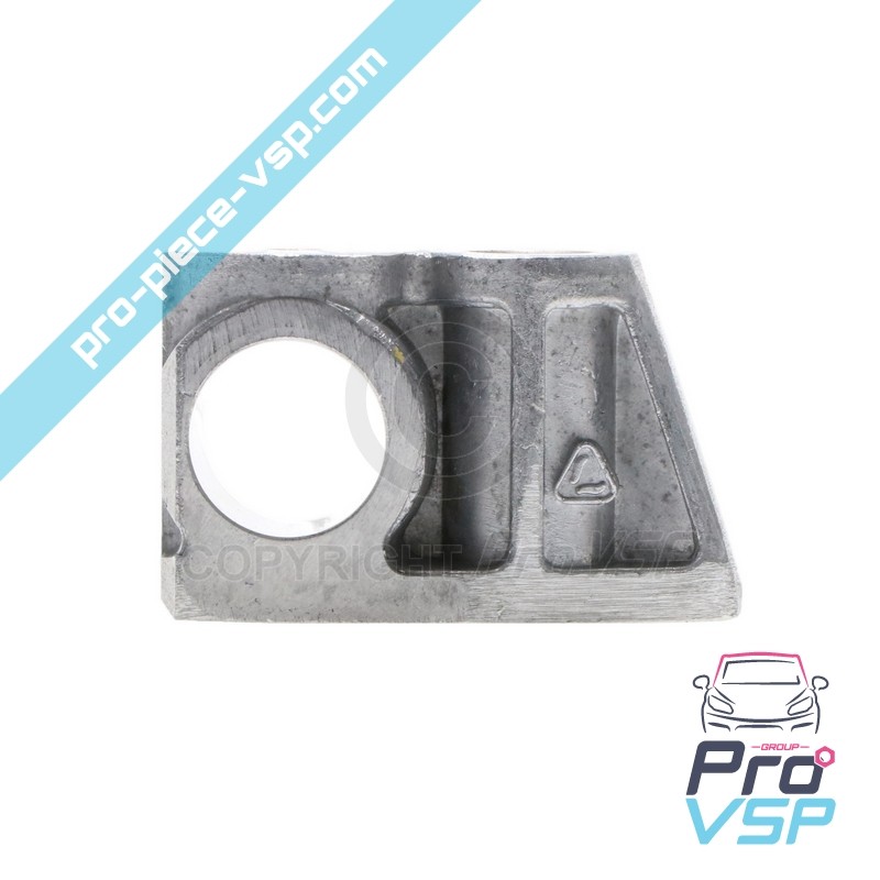 Valve rocker axis holder