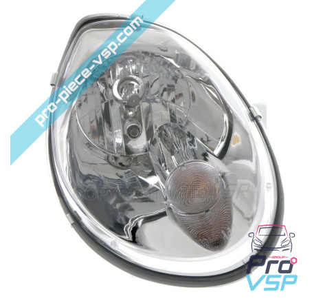 Right headlight (chrome bottom)