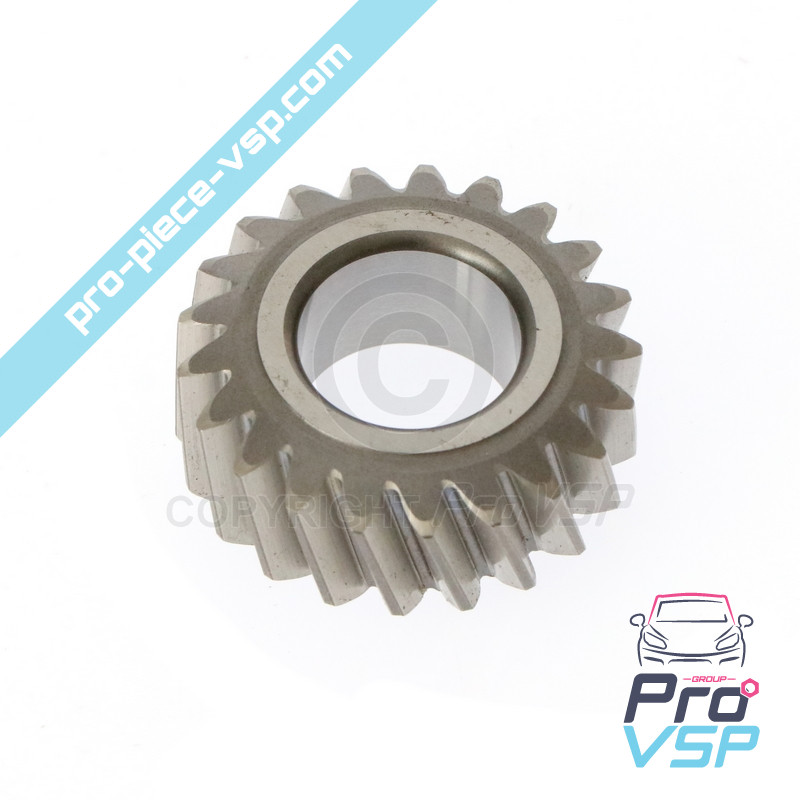 Intermediate tree gear