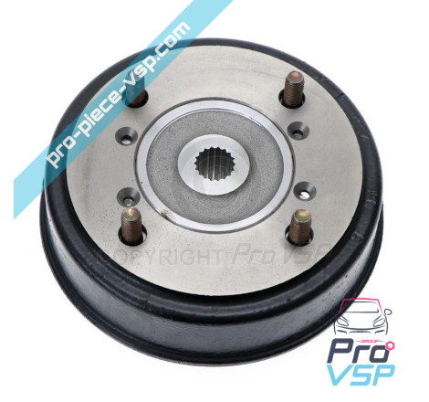 Rear wheel hub