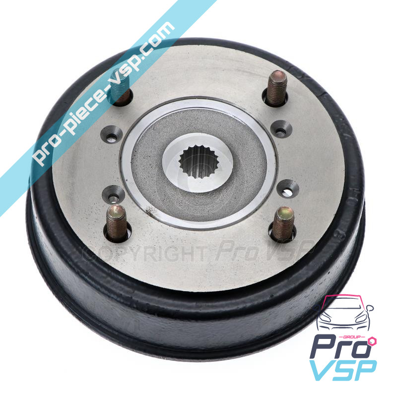 Rear wheel hub