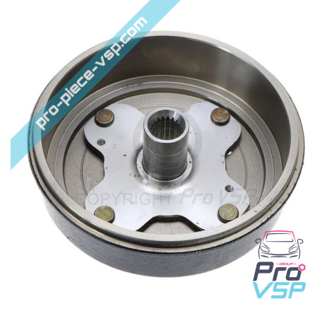 Rear wheel hub