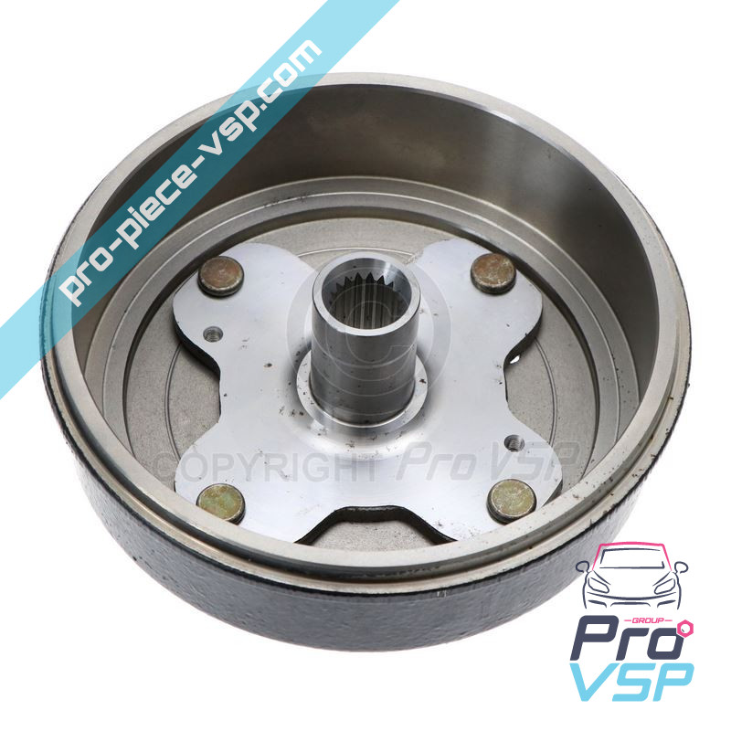 Rear wheel hub