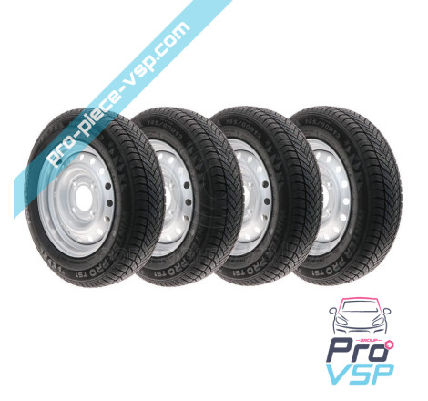 Snow tyre wheel pack