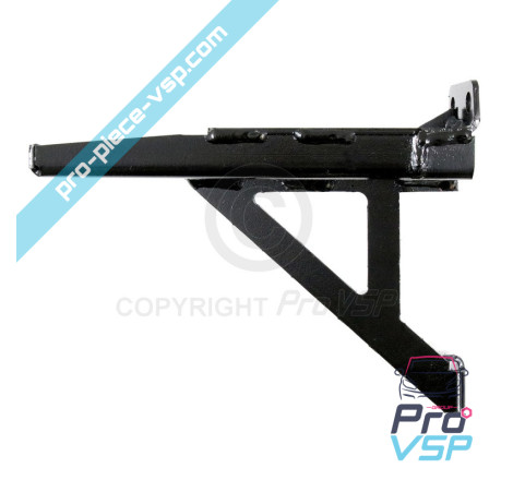 Front engine holder right
