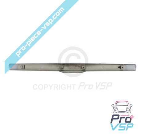 Chrome tailgate baguette