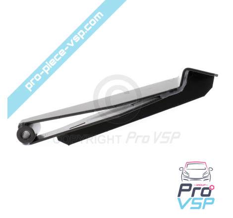 Front engine holder right