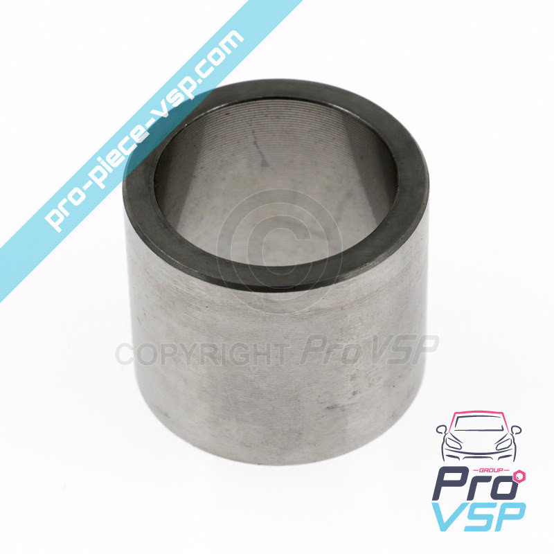 Rear bearing spacer