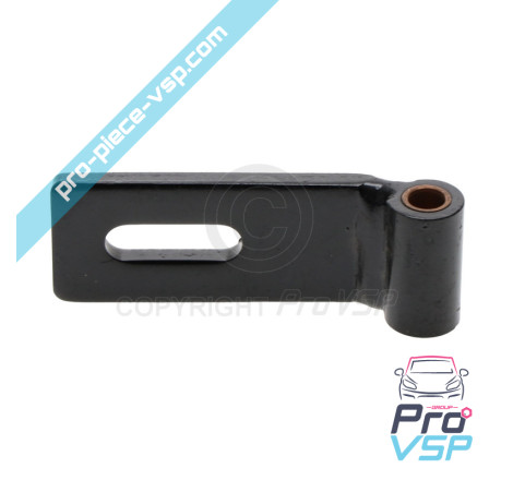 Right door hinge