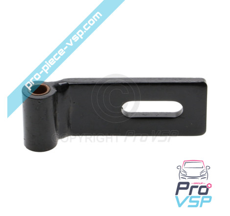 Left door hinge