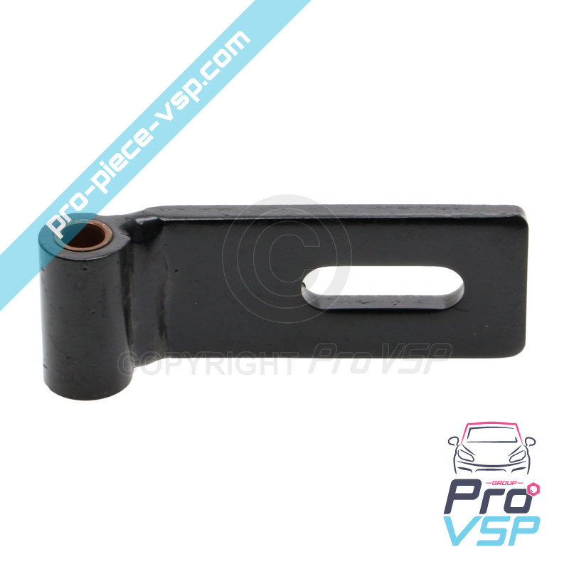 Left door hinge