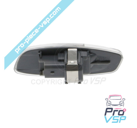 Right turn signal repeater