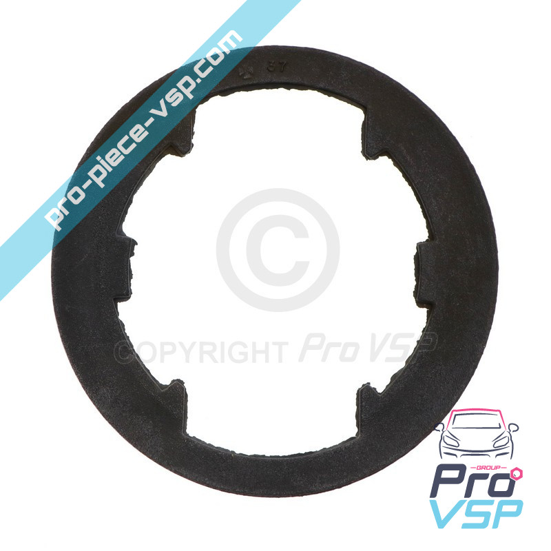 Tank cap surround seal