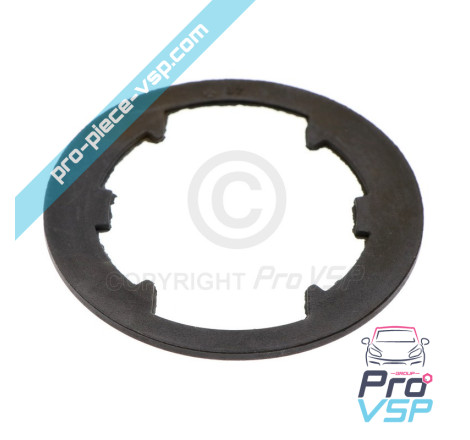 Tank cap surround seal