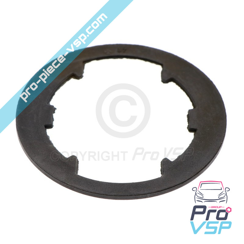 Tank cap surround seal