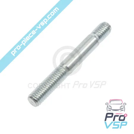 Injection pump mounting stud
