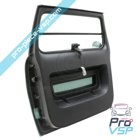 Edessä vasemmalla ovi