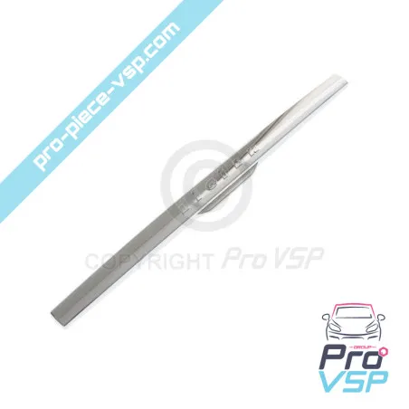 Chrome tailgate baguette