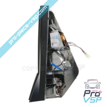 Lumina din spate stângă