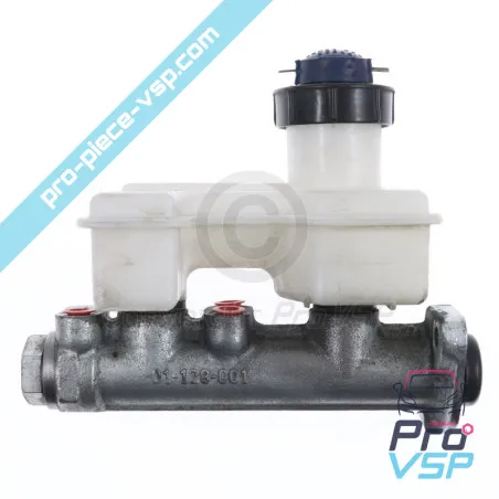 Master cylinder with jar