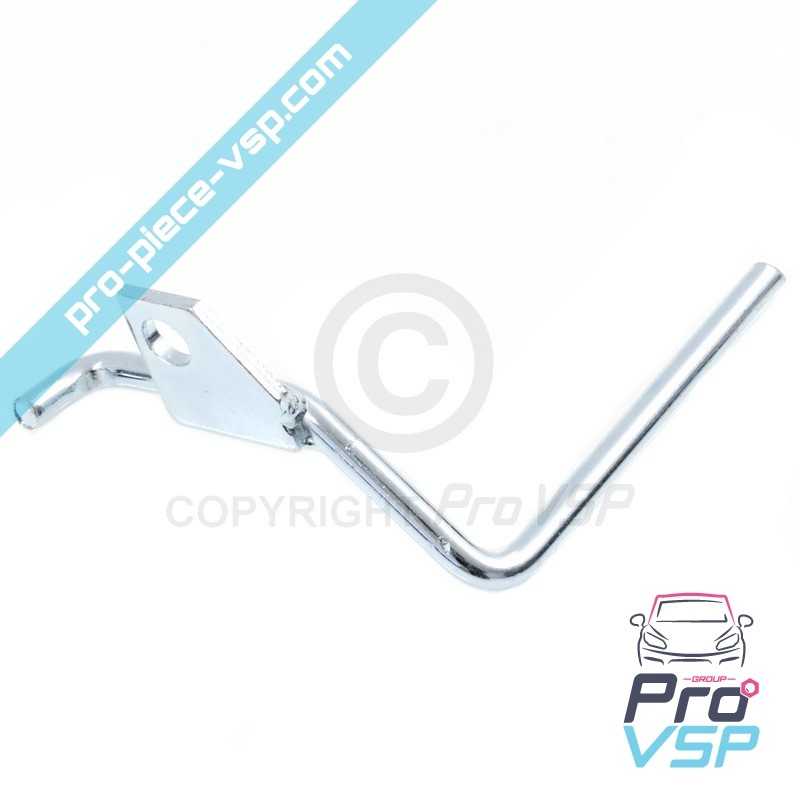 Belt retainer rod