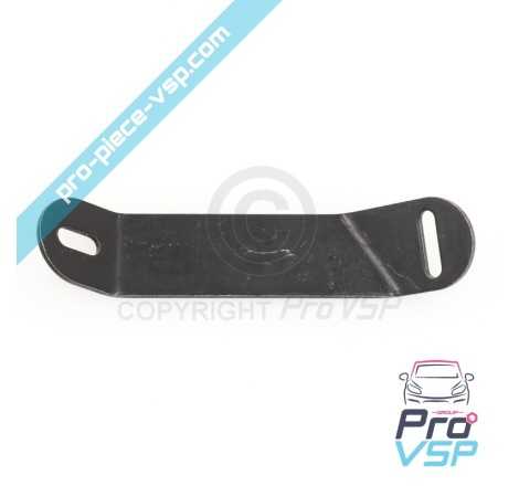 Front left wing attachment