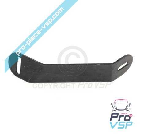 Front left wing attachment