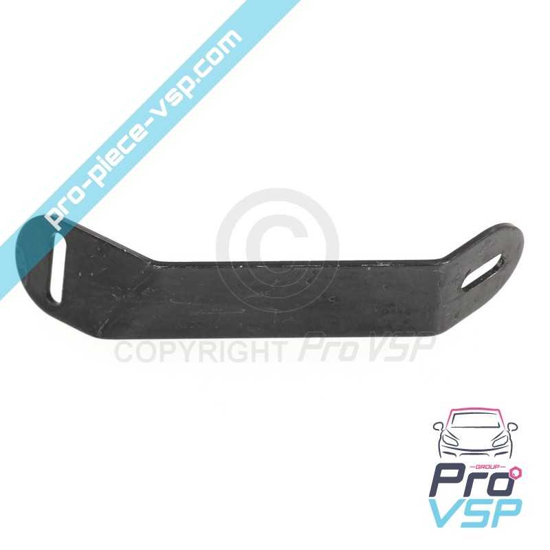 Front left wing attachment