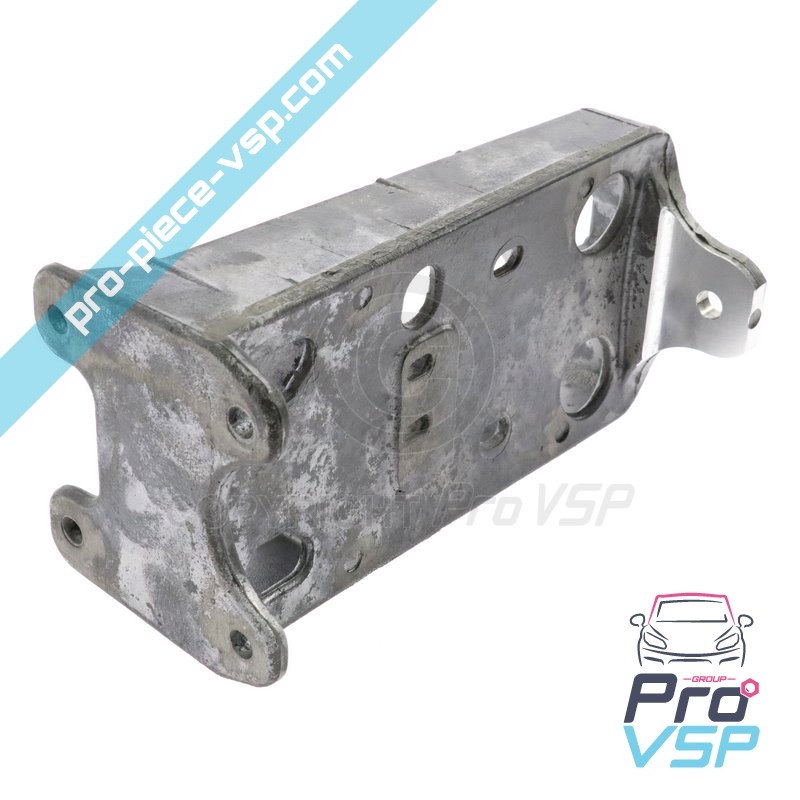 Rear triangle holder