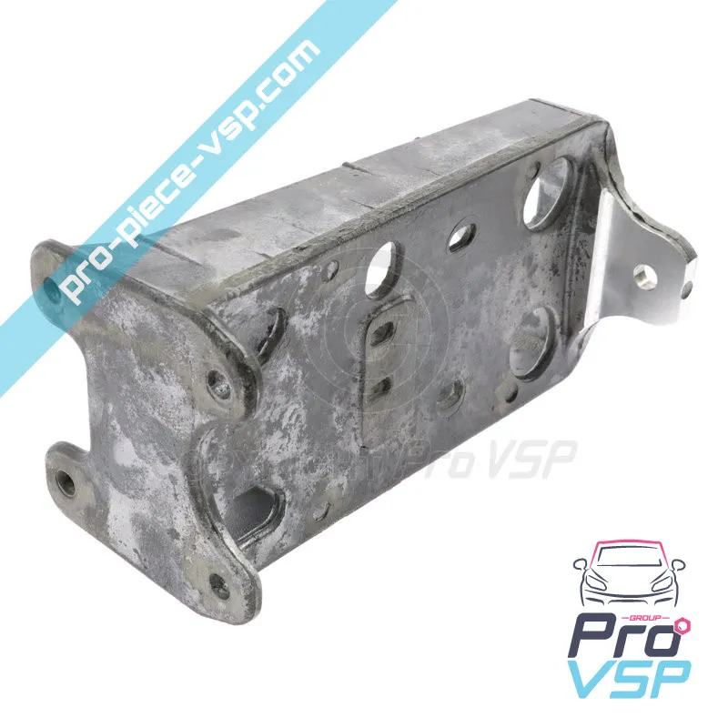 Rear triangle holder