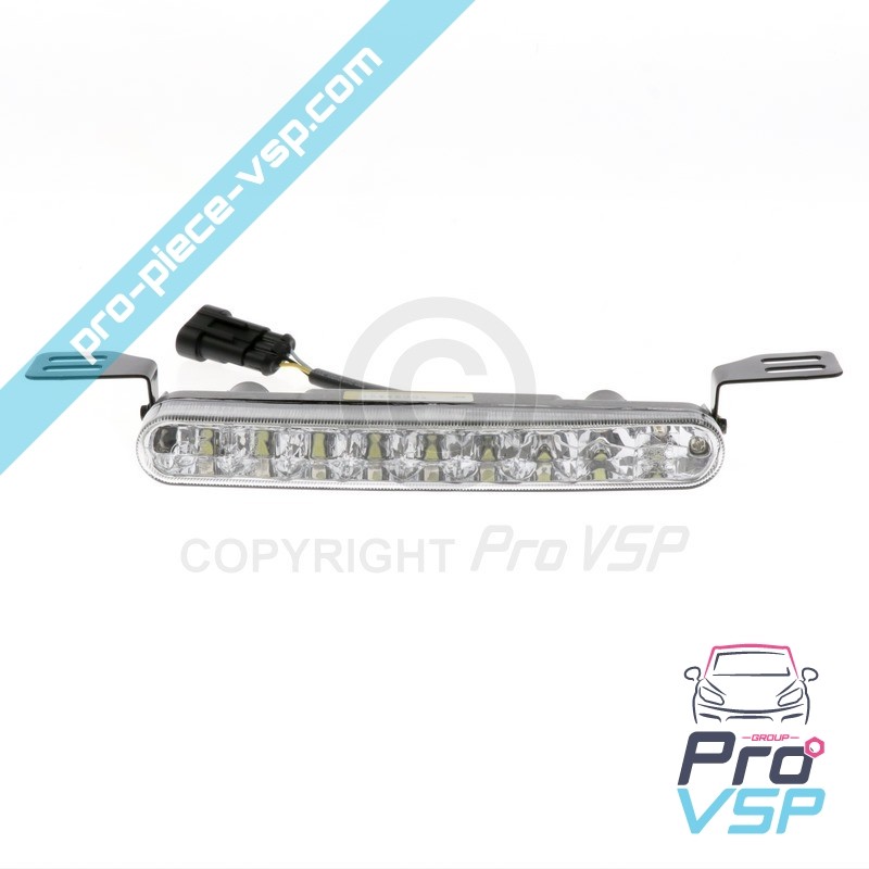 Right daytime running light