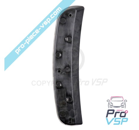 Right grid of rear bumper