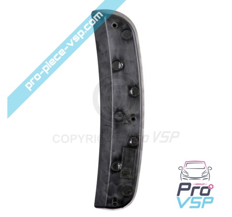 Left grid of rear bumper