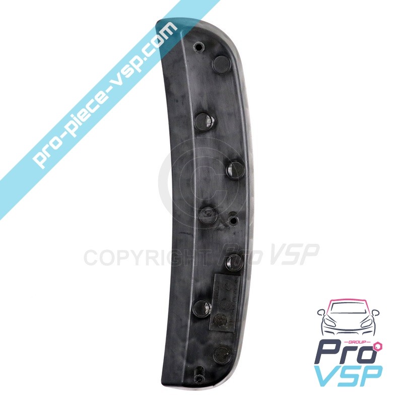 Left grid of rear bumper