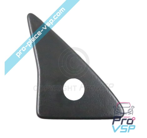 Triangle outside of right mirror