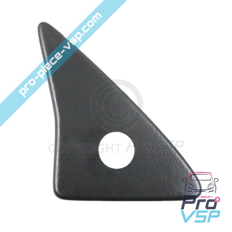 Exterior right mirror triangle