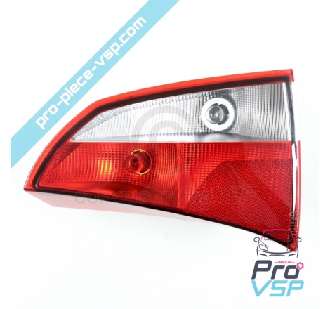 Right tailgate light