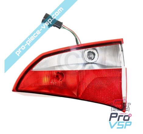Right tailgate light