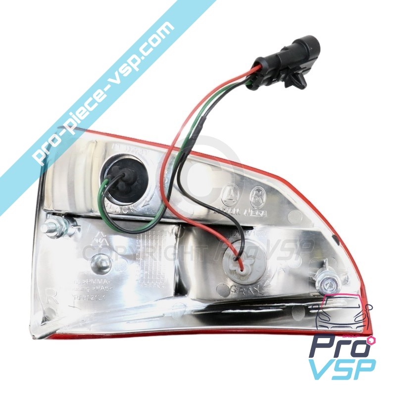 Right tailgate light