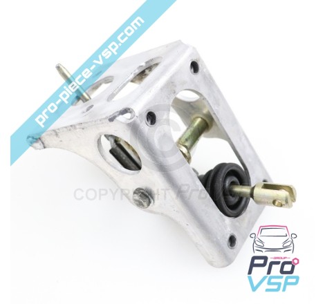 Master cylinder support