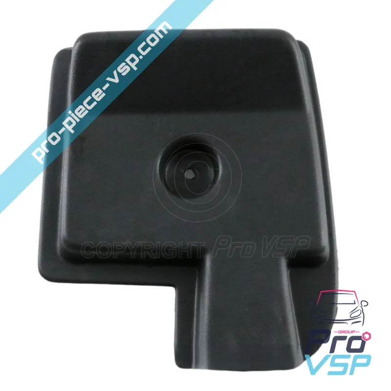 Left rear light cache