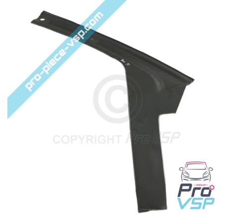 Right interior windshield amount