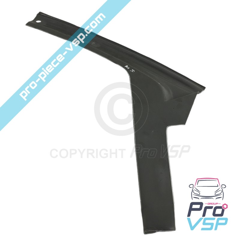Right interior windshield amount