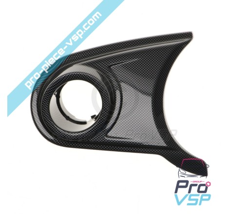 Carbon hubcase of right taillight