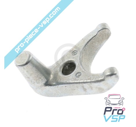Injection pump holder