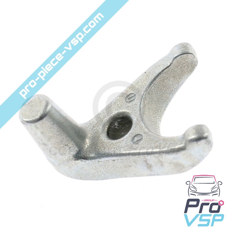 Injection pump holder