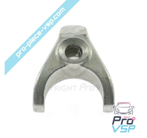 Injection pump holder